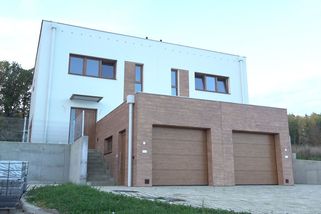 Umím si představit, jak to bude vypadat. Obyvatelé Hluboké nad Vltavou se bouří proti vzniku dětského domova - Novinky